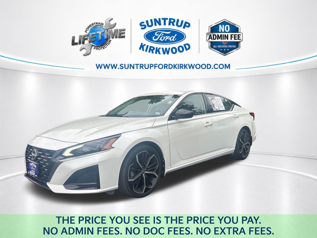 2023 Nissan Altima 2.5 SR in Pearl White Tricoat — front three-quarter view
