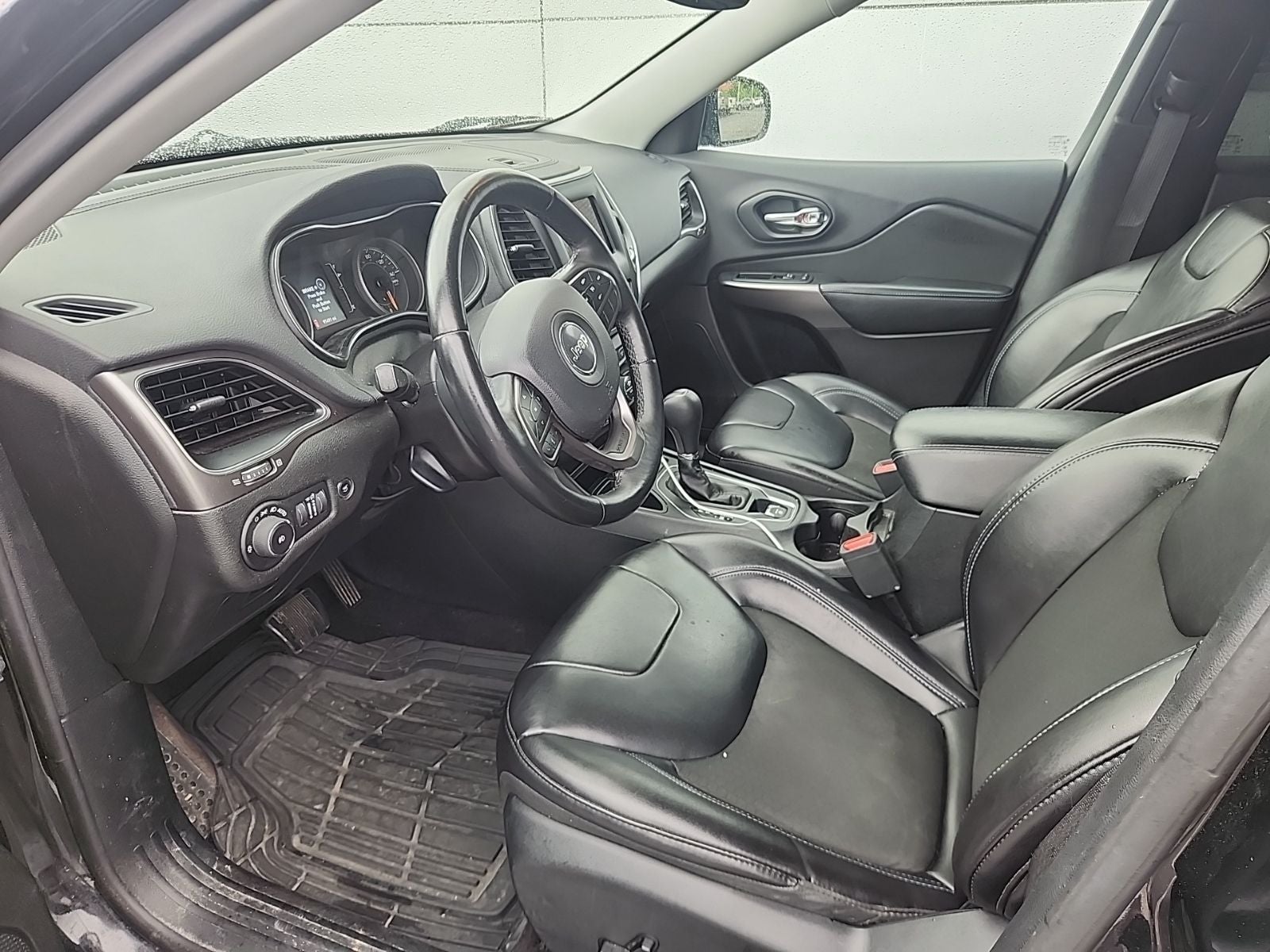 2019 Jeep Cherokee — rear three-quarter view